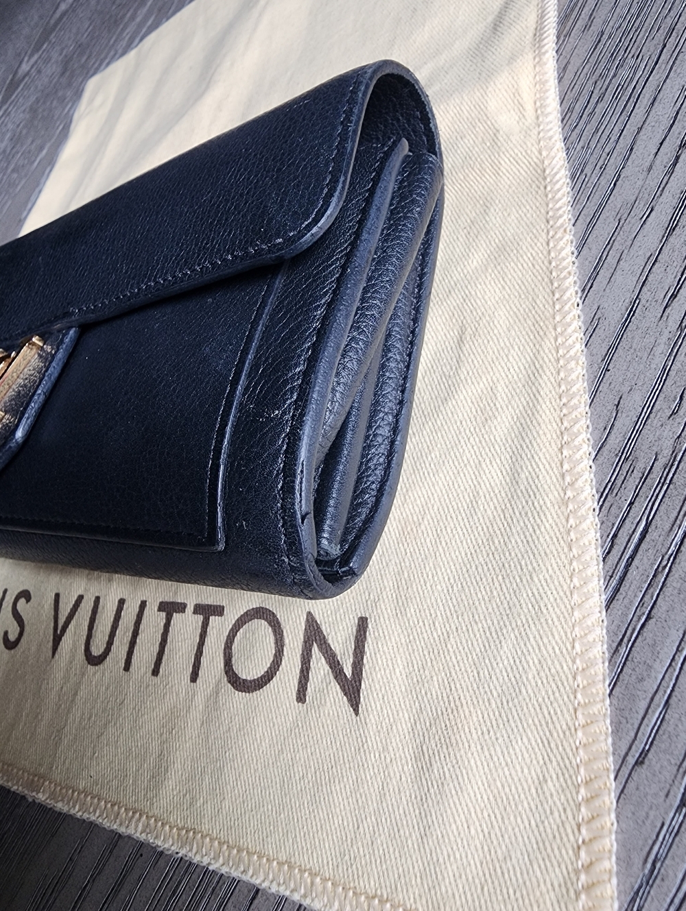 Authentic Louis Vuitton Black Leather Lockme Wallet - Picture 4 of 16
